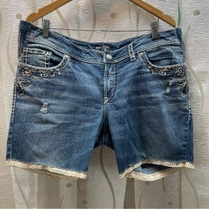 Silver Jeans Suki Flap Denim Shorts Womens 42 Blue Good‎ Lace Trim Distressed